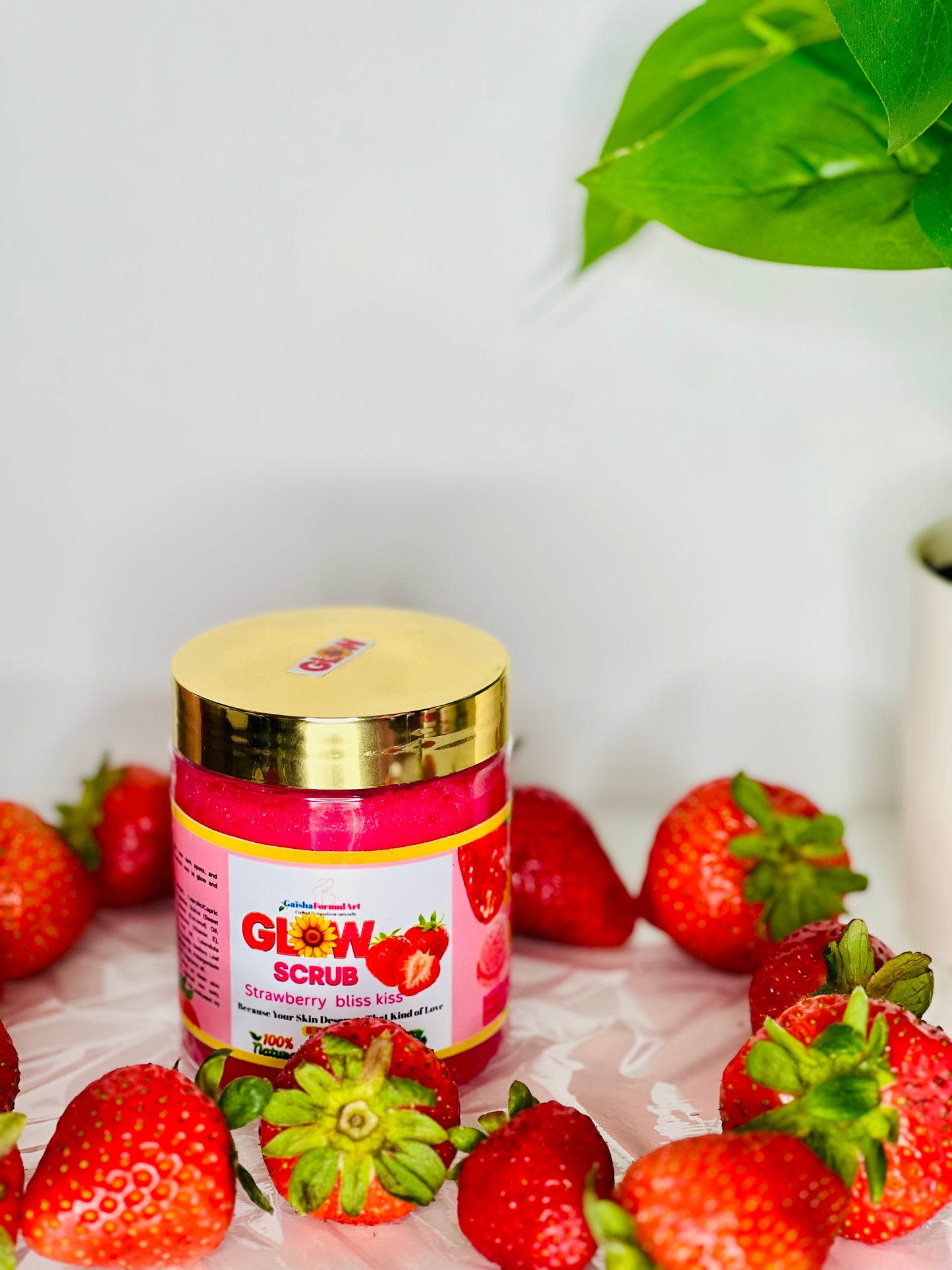 STRAWBERRY BLISS KISS BODY SCRUB/Natural glow/Remove dark spots, unified your skin tone